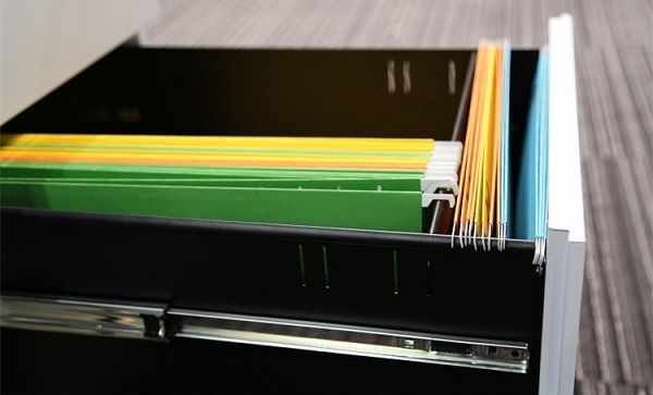 鋼鉄移動式台のキャビネット、ダイヤル錠0が付いている3つの引出しのファイリング キャビネット